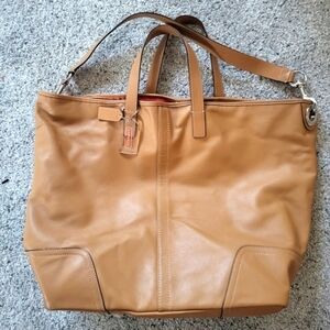 LARGE Coach Tan Leather Tote Bag/ Work. Satchel.